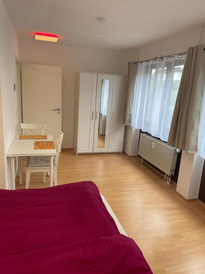 Zimmer Im Herzen Von Durlach Карлсруэ Экстерьер фото